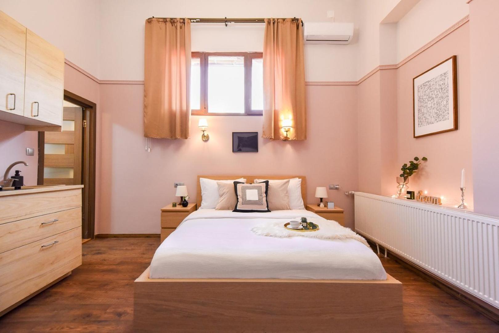 Historic Charm, Modern Comfort - Accommodation In The Heart Of The Old Town Bucarest Habitación foto
